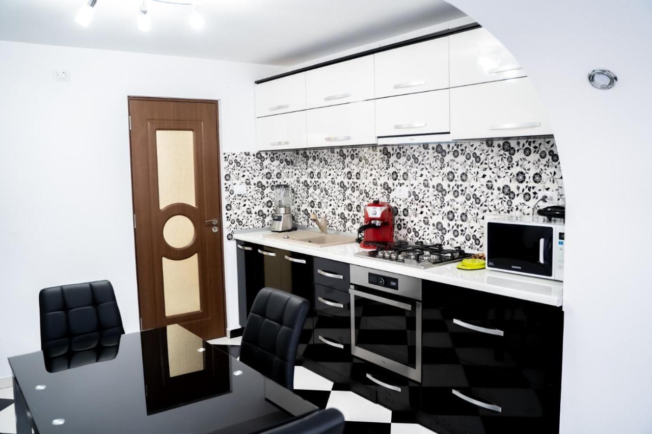 Ferienwohnung Apartament Luxury Gura Humorului Exterior foto