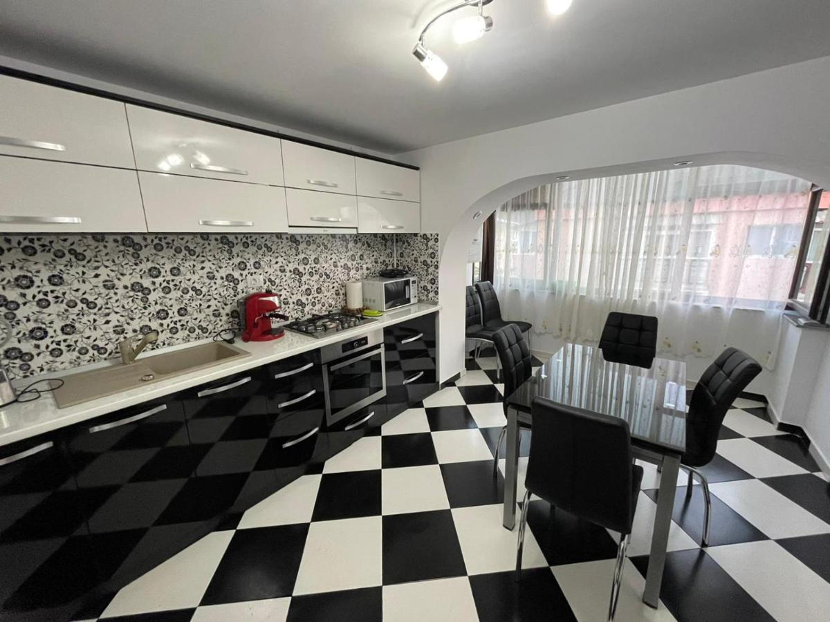 Ferienwohnung Apartament Luxury Gura Humorului Exterior foto